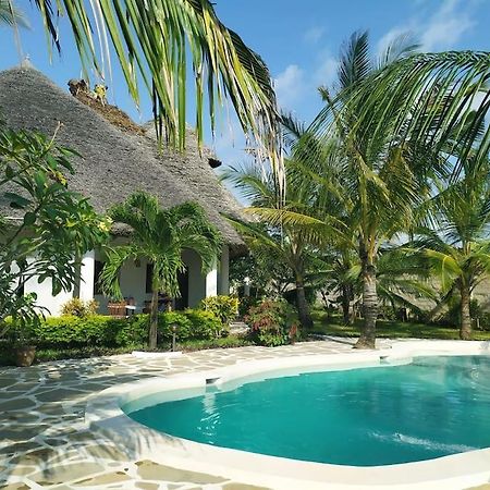 Twiga House Resort Piscina ☆☆☆☆☆ Pearl Beach Watamu Esterno foto
