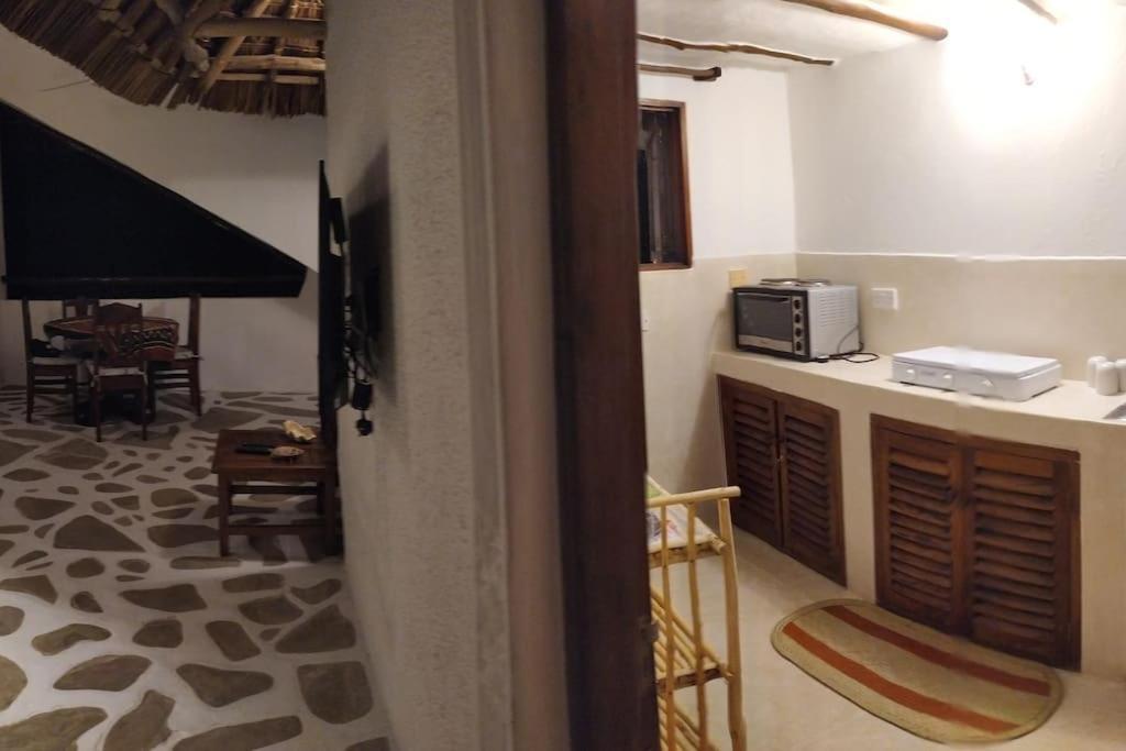 Twiga House Resort Piscina ☆☆☆☆☆ Pearl Beach Watamu Esterno foto