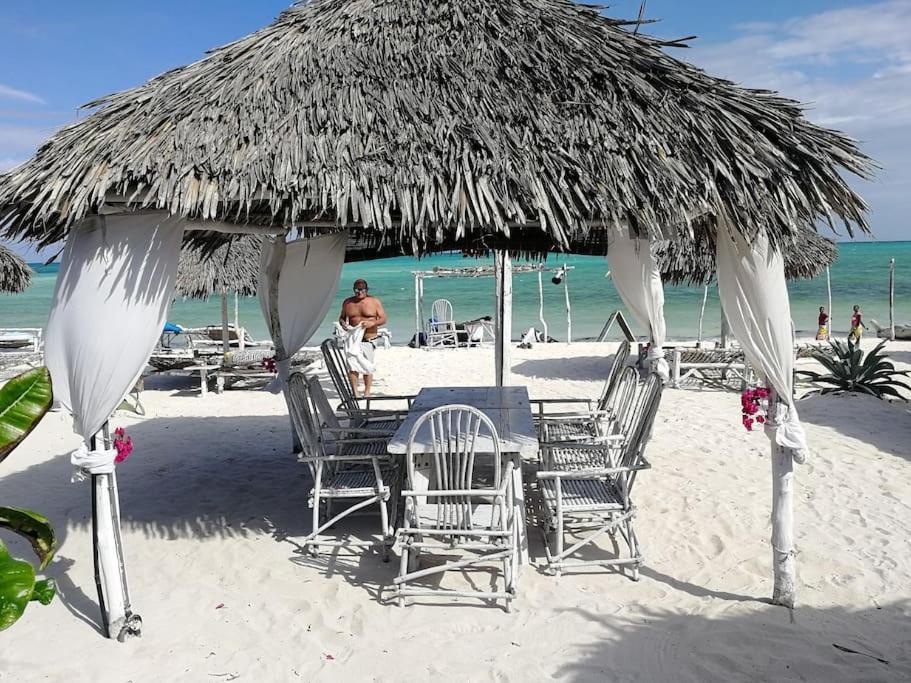 Twiga House Resort Piscina ☆☆☆☆☆ Pearl Beach Watamu Esterno foto