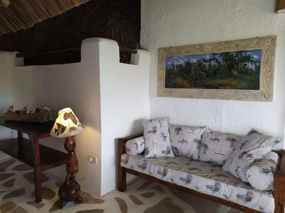 Twiga House Resort Piscina ☆☆☆☆☆ Pearl Beach Watamu Esterno foto