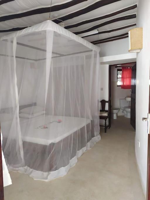 Twiga House Resort Piscina ☆☆☆☆☆ Pearl Beach Watamu Esterno foto