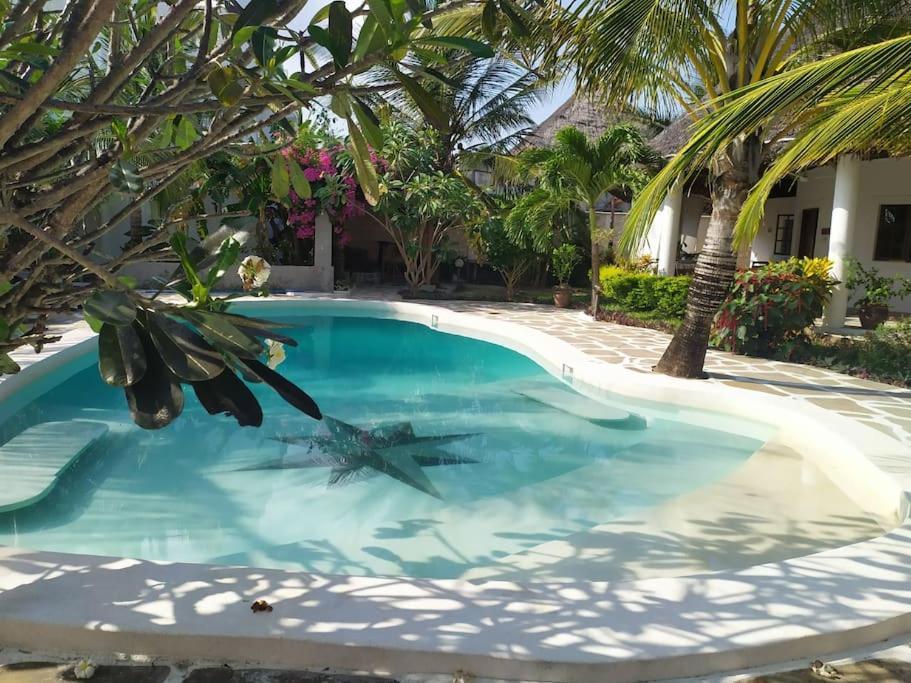 Twiga House Resort Piscina ☆☆☆☆☆ Pearl Beach Watamu Esterno foto