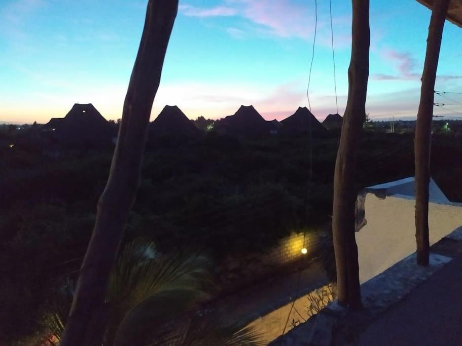 Twiga House Resort Piscina ☆☆☆☆☆ Pearl Beach Watamu Esterno foto